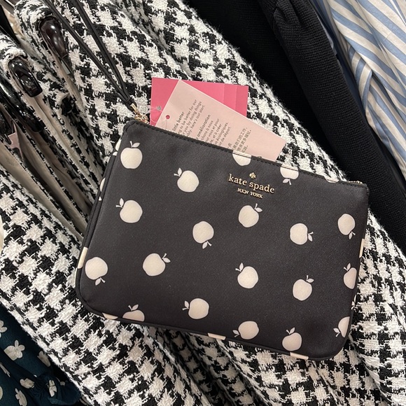 Kate Spade Chelsea Medium Wristlet Pouch
Black Multi - Picture 11 of 16